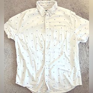 Urban pipeline triangle pattern button down